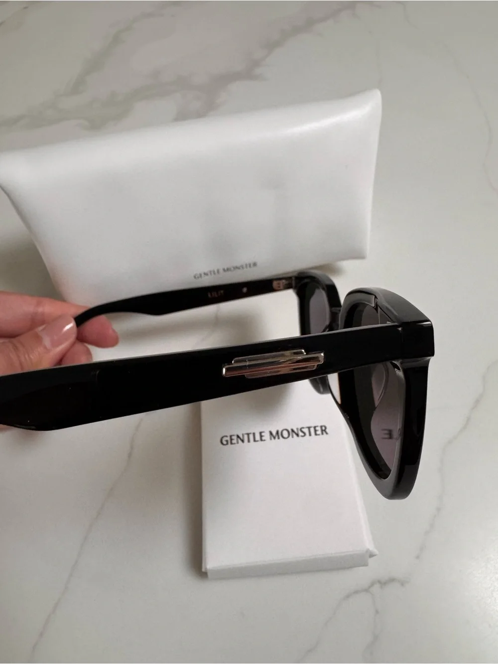 GENTLE MONSTER LILIT 01 Black Acetate Flatba Square sunglasses